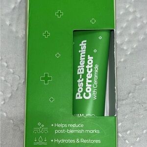 Green Post-Blemish Corrector with Ceramide